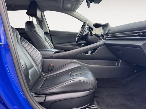 Used 2024 Hyundai Elantra Limited FWD image 15