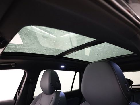 New 2026 Volkswagen Tiguan SE R-Line image 30