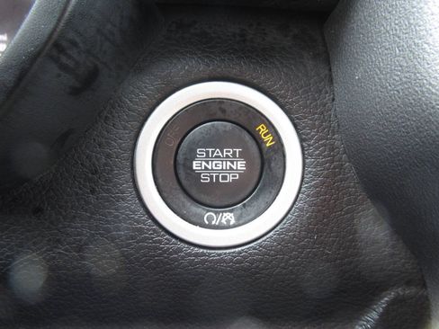 Used 2025 RAM 2500 Laramie AWD/4WD image 31