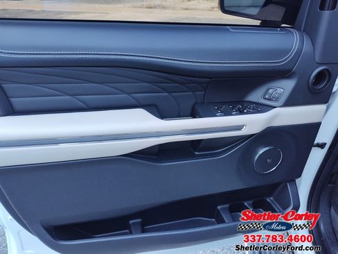 Used 2024 Ford Expedition Max Platinum image 17