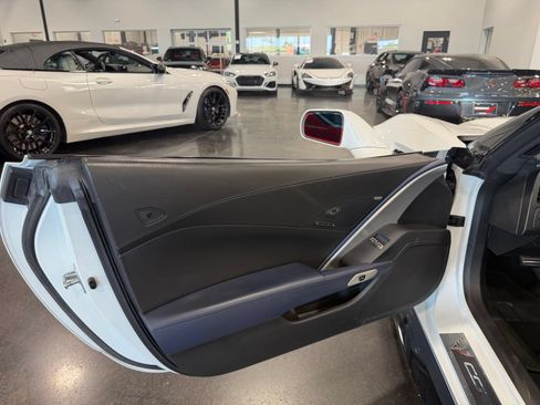 Used 2016 Chevrolet Corvette Z06 w/ 3LZ Preferred Equipment Group RWD image 11