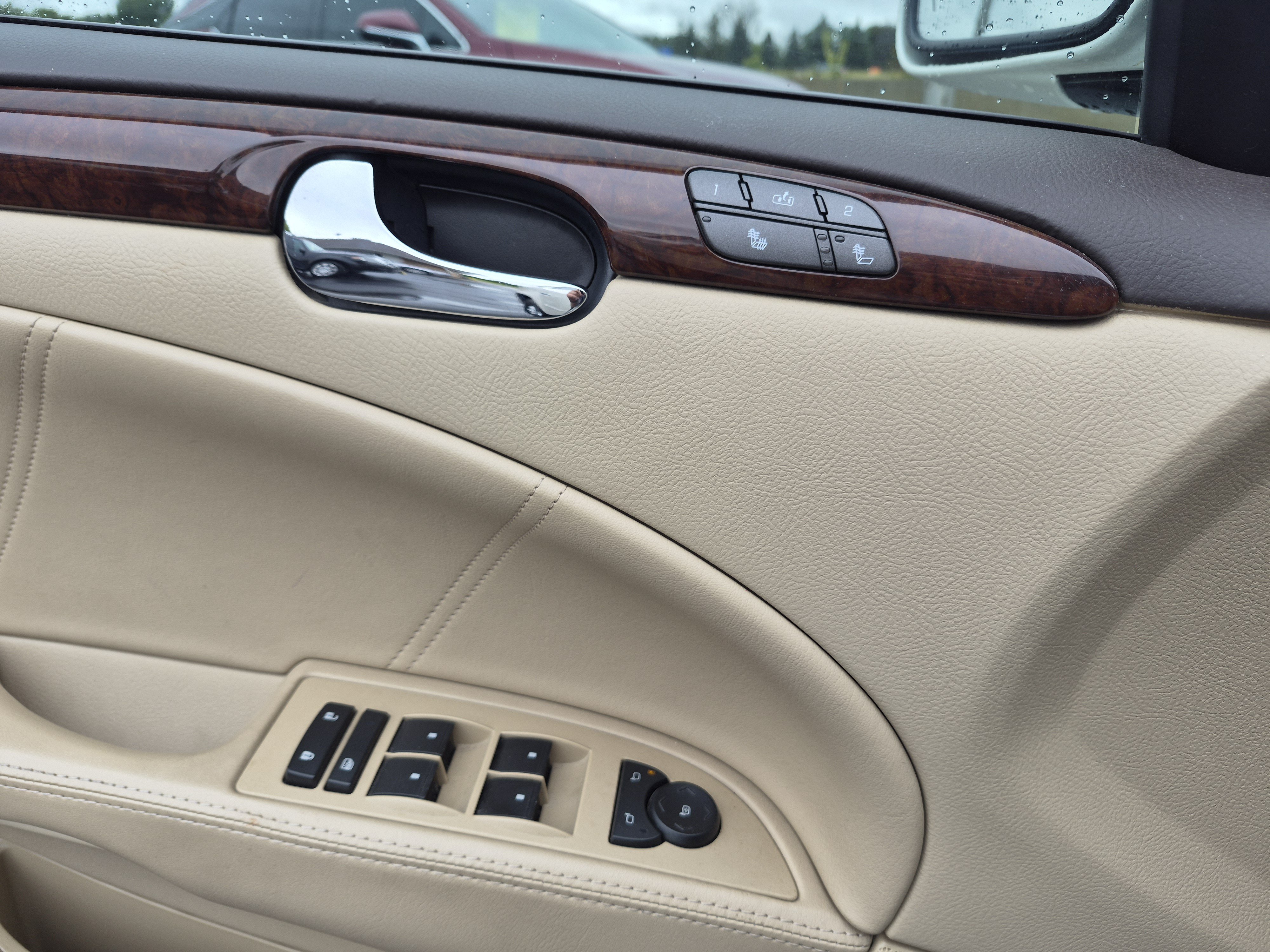 Used 2011 Buick Lucerne CXL FWD image 15