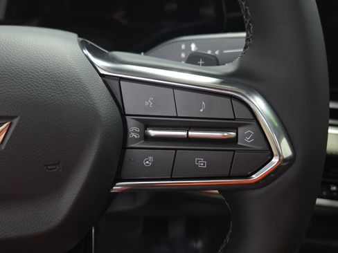 New 2026 Chevrolet Equinox LT w/ Convenience Package II FWD image 11