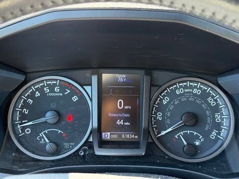 Used 2021 Toyota Tacoma TRD Sport w/ Technology Package AWD/4WD image 10