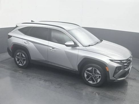 Used 2025 Hyundai Tucson SEL FWD image 19