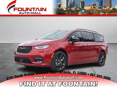 Used 2024 Chrysler Pacifica Limited w/ S Appearance Package