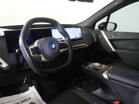Used 2024 BMW iX xDrive50 w/ Sport Package AWD/4WD image 12