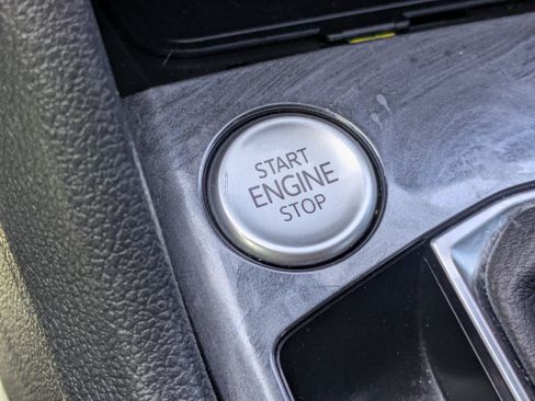 Used 2022 Volkswagen Tiguan SE R-Line FWD image 28