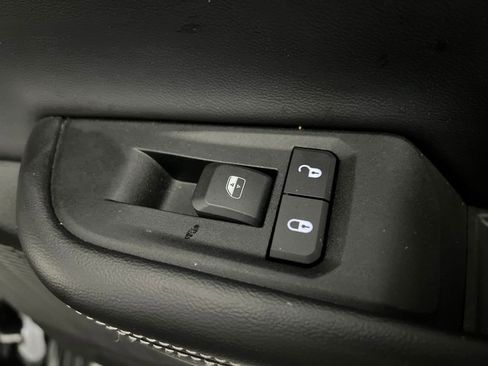 Used 2025 Jeep Grand Cherokee Altitude AWD/4WD image 18
