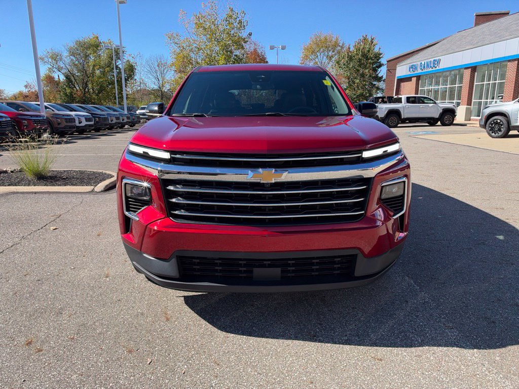 Used 2024 Chevrolet Traverse LT w/ Trailering Package AWD/4WD image 7