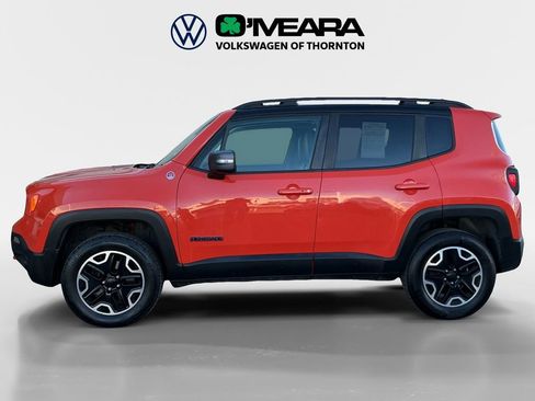 Used 2016 Jeep Renegade Trailhawk w/ Premium Trailhawk Package image 2