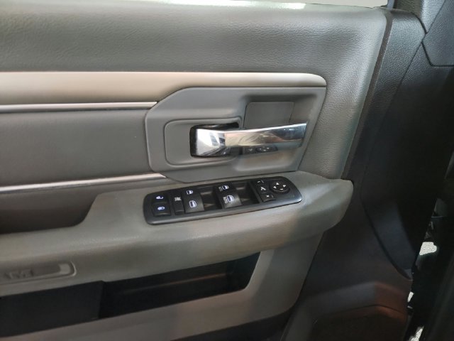Used 2019 RAM 1500 Classic SLT w/ SLT Plus D←cor Group AWD/4WD image 25