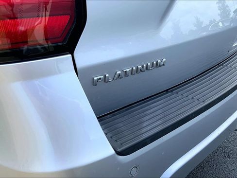Used 2018 Ford Expedition Platinum AWD/4WD image 4