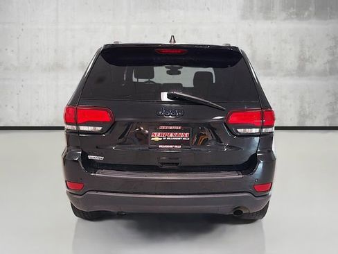 Used 2018 Jeep Grand Cherokee Laredo image 6