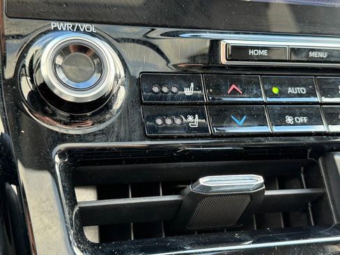 Used 2022 Toyota Highlander Platinum image 22