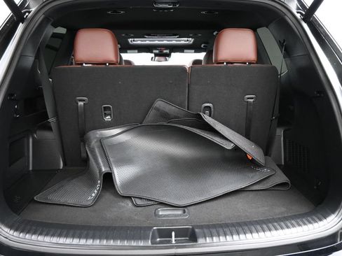 Used 2024 Kia Telluride EX w/ EX Captain's Chair Package FWD image 21