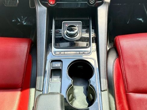 Used 2017 Jaguar F-PACE R-Sport image 23