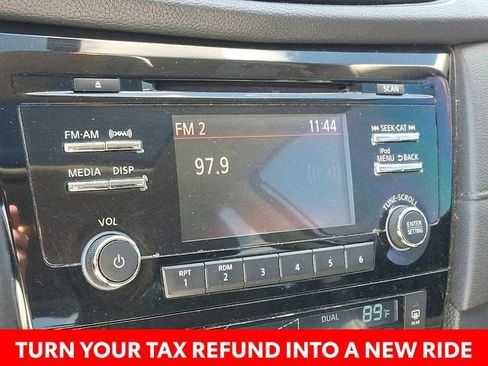 Used 2017 Nissan Rogue SV image 18