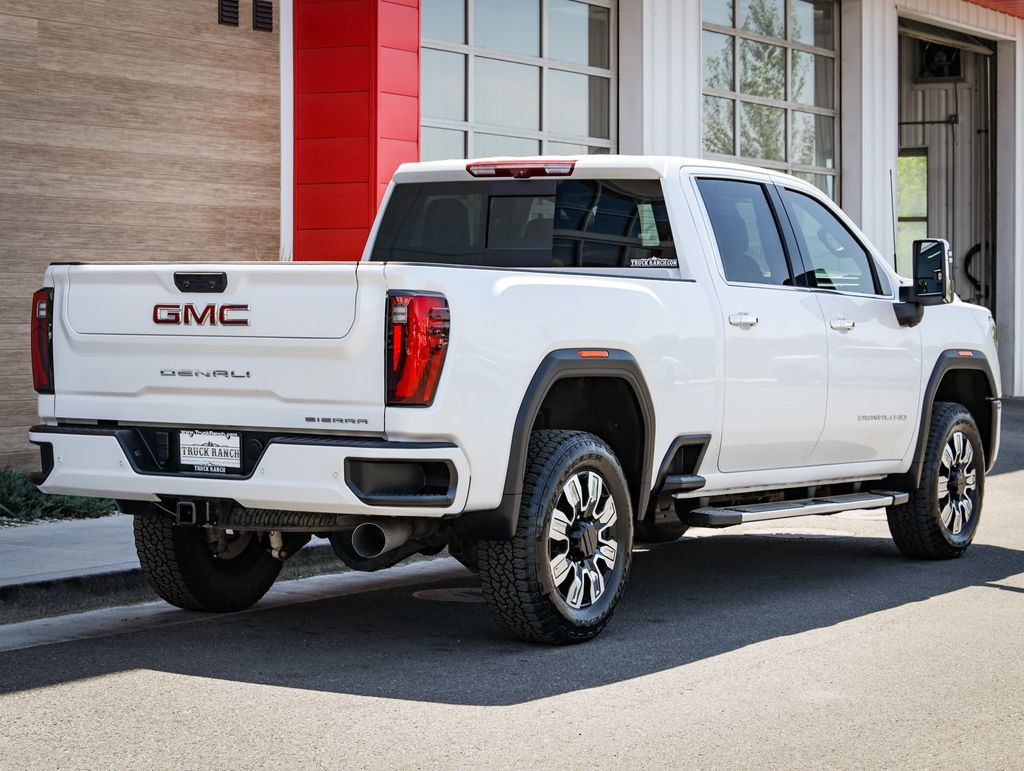 Used 2024 GMC Sierra 3500 Denali w/ Denali Reserve Package AWD/4WD image 3
