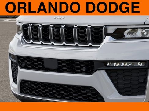 New 2026 Jeep Grand Cherokee Limited AWD/4WD image 11
