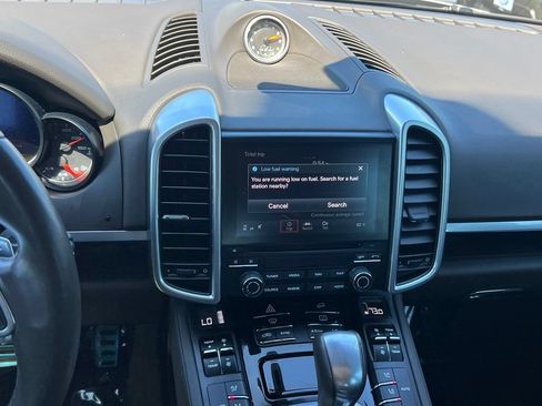 Used 2017 Porsche Cayenne S AWD/4WD image 21