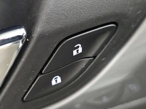 Used 2023 Chevrolet Traverse LT w/ LPO, Floor Liner Package AWD/4WD image 30