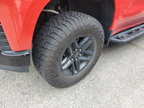 Used 2019 Chevrolet Silverado 1500 Custom Trail Boss w/ Custom Convenience Package AWD/4WD image 6