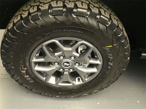 New 2025 Ford Bronco Badlands image 14