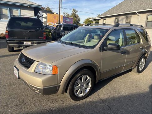 Used 2005 Ford Freestyle SE image 3