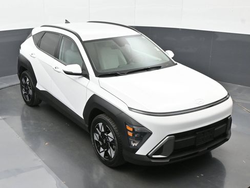 Certified 2024 Hyundai Kona SEL FWD image 33