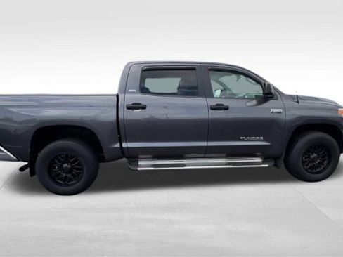 Used 2014 Toyota Tundra SR5 w/ SR5 Upgrade Package AWD/4WD image 8