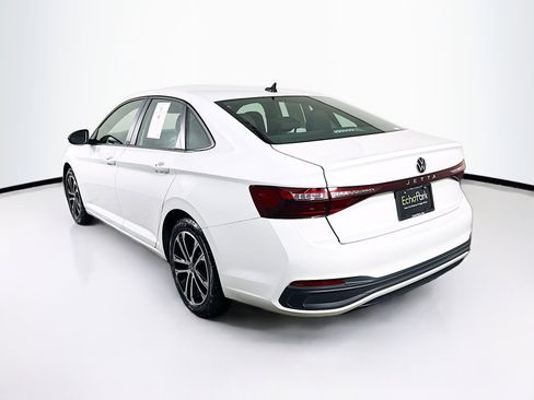 Used 2025 Volkswagen Jetta Sport image 5