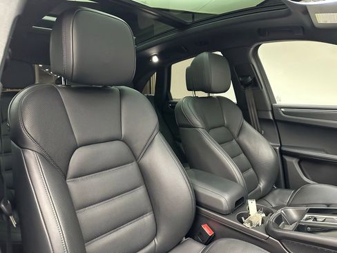 Used 2024 Porsche Macan GTS image 6