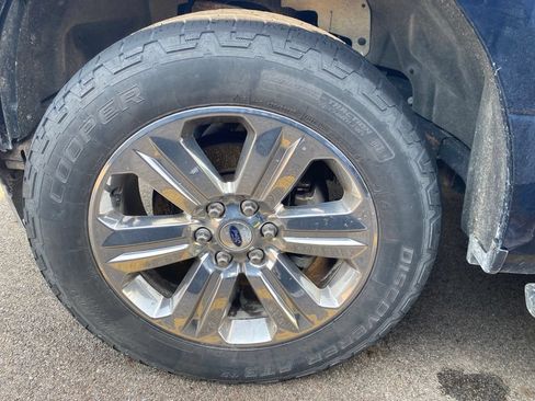 Used 2018 Ford F150 XLT w/ Equipment Group 302A Luxury AWD/4WD image 17