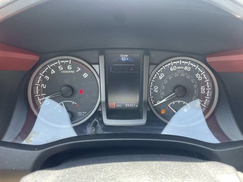 Used 2017 Toyota Tacoma TRD Off-Road w/ Tow Package (A/T) AWD/4WD image 32