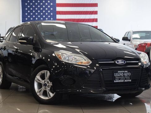 Used 2013 Ford Focus SE FWD image 1