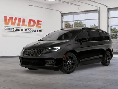 New 2026 Chrysler Pacifica Limited