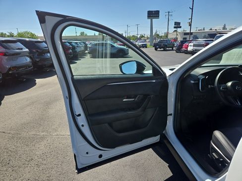 Used 2025 MAZDA CX-50 AWD 2.5 S w/ Weather Package image 11