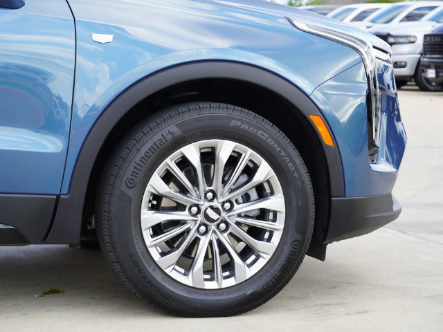 Used 2025 Cadillac XT4 Premium Luxury w/ Cold Weather Package FWD image 19