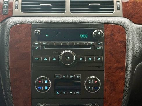 Used 2009 Chevrolet Avalanche LS AWD/4WD image 6