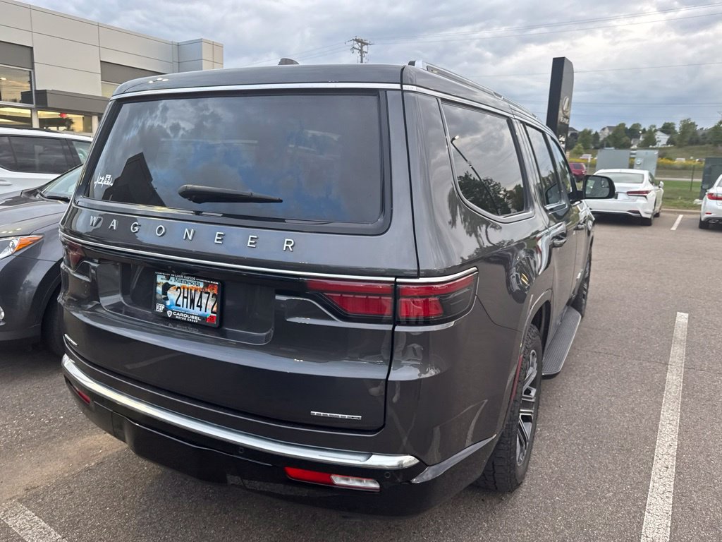 Used 2022 Jeep Wagoneer Series III AWD/4WD image 26