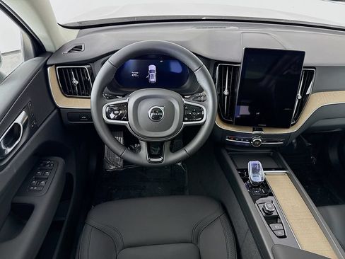 Certified 2026 Volvo XC60 B5 Plus w/ Climate Package PRO AWD/4WD image 23