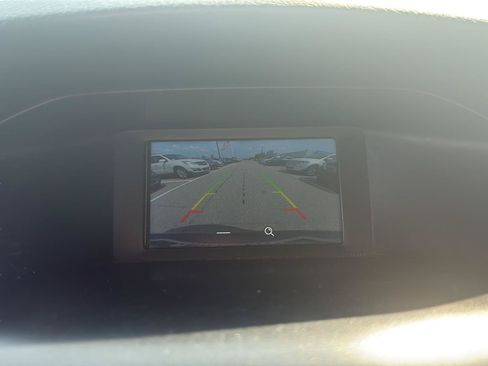 Used 2018 Ford Focus SE FWD image 19