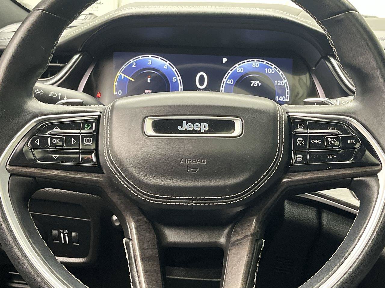 Used 2021 Jeep Grand Cherokee L Overland w/ Luxury Tech Group IV AWD/4WD image 17