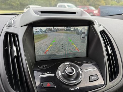 Used 2018 Ford Escape Titanium w/ Ford Safe & Smart Package image 16