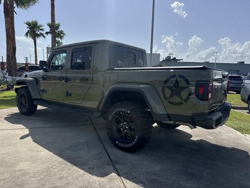 Used 2025 Jeep Gladiator Sport AWD/4WD image 8