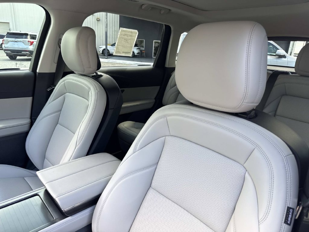 New 2026 Lincoln Nautilus Premier w/ Equipment Group 102A AWD/4WD image 21