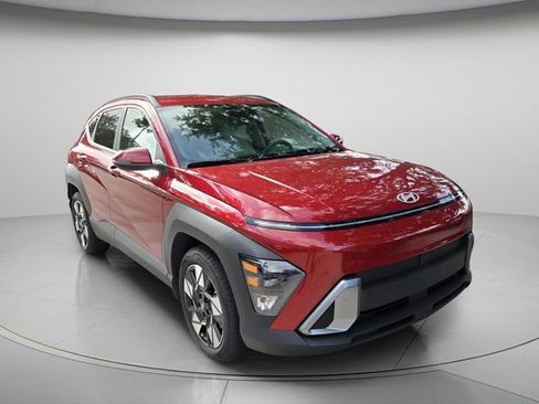 Used 2025 Hyundai Kona SEL FWD image 3