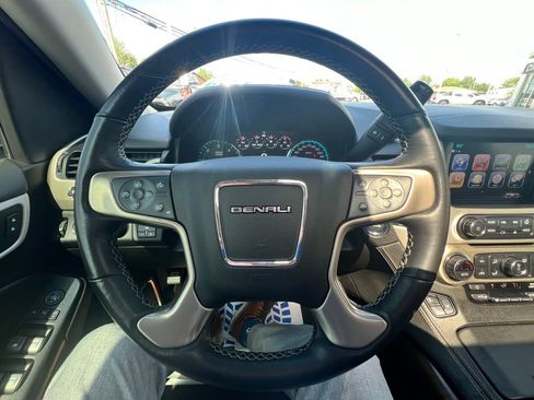 Used 2019 GMC Yukon Denali w/ Denali Ultimate Package AWD/4WD image 23