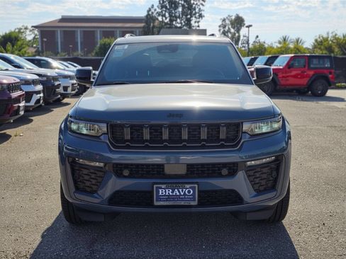 New 2026 Jeep Grand Cherokee Limited AWD/4WD image 2